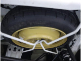 もちろんスペアタイヤや車載工具も完備☆ 万が一のパンクに備えて使用方法もお伝えします!
