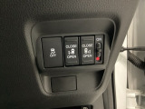 【両側パワースライドドア】です。リモコンや運転席のスイッチ操作で楽々自動開閉。