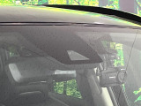 【トヨタセーフティセンス】走行中に前方の車両等を認識し、衝突しそうな時は警報とブレーキで衝突回避と被害軽減をアシスト。より安全にドライブをお楽しみいただけます。