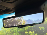 【デジタルインナーミラー】後席の大きな荷物や同乗者で後方が確認しづらい時でも安心!カメラが撮影した車両後方の映像をルームミラー内に表示。クリアな視界で状況の確認が可能です!