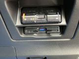 ETC車載器もビルトインタイプで取り付けられておりますので、高速道路の料金所をストレスなく通過して頂けます♪最近ではマストのアイテムですね!