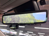 【デジタルインナーミラー】後席の大きな荷物や同乗者で後方が確認しづらい時でも安心!カメラが撮影した車両後方の映像をルームミラー内に表示。クリアな視界で状況の確認が可能です!