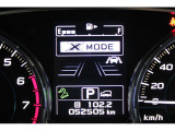 X-MODE搭載。4輪の駆動力やブレーキを適切にコントロール。悪路からのスムーズな脱出をサポートします。さらに、下り坂などで常に一定の速度を維持できます。