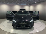 フロントグリル中央に大きく輝くスリーポインテッドスター。メルセデスベンツならではのステータスを強く感じる事ができます