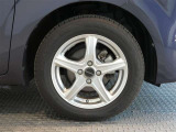 R7年式夏タイヤ175/65R15ダンロップ製です。