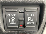 【両側パワースライドドア】スマートキーや運転席のスイッチで後席両側スライドドアの開閉が可能♪電動だから力を入れてドアを開ける必要が無く、小さなお子様でも簡単に開け閉めでき快適です♪