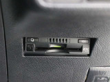 ETC車載器は、ビルトインタイプですっきり収納され、見た目も使い勝手も満足のアイテムです。