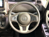 【ステアリングスイッチ】運転中、前方から目線をそらすことなく、オーディオ等の操作が可能な便利機能!安心&快適なドライブを演出してくれます♪