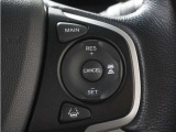 ◆アダプティブクルーズコントロール◆予め設定した車速内でクルマが自動的に加減速。前走車との適切な車間距離を維持しながら追従走行します。【LKAS】車線維持支援システムでステアリング操作を支援。