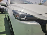 夜間走行時に先行車や対向車の状況をクルマが判断。ハイビーム・ロービームを自動的に切り替えます!