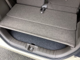 アイデア次第でいろいろな使い方ができる広くて使い勝手のいい荷室。