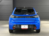 リアフォルムも存在感があり車作のこだわりが感じられます。