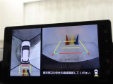 車体の前後左右に設置されたカメラにより、リアルタイムで安全確認ができるところが大きな魅力。十字路や駐車場、狭い路地での走行など、死角ができやすい場面で力を発揮します。