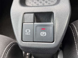 操作のしやすさが分かるスイッチ類。装備有無と配置、文字消えや使用感までチェックできます。