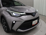 Toyota Safety Senseは、プリクラッシュセーフティに歩行者(夜間)、自転車運転者、交差点右折時に直進してくる対向車、右左折時に対向方向から横断してくる歩行者を検知対象に加えています。