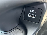 スマートフォンなどの音楽再生が可能なUSB接続ジャック装備車両です♪♪♪