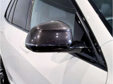 【BMWミラー】視認性の高いスタイリッシュなミラー。自動防眩機能も付いており夜間のドライビングをサポートします。