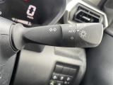 【 オートライト 】オートライトなのでライトの点け忘れを気にすることなく運転が出来ます。