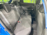 コンパクトカーですが、セカンドシートは十分な広さがあり快適にお乗りいただけます♪シートを倒して大きな荷物を積んだりと、用途の幅が広い1台です。