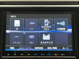 スマートフォンのような操作感の静電式タッチパネル。