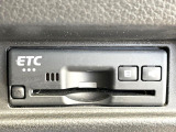 【ETC】高速道路の料金所をストレスなく通過!話題のスポットやサービスエリアに多い「スマートIC」利用時は必須のアイテムです。当店でセットアップを実施、ご納車当日からすぐにご利用いただけます!