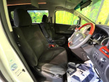 運転席シート廻りは使用感も少なく、良好な状態となっています。丁寧に使われていたことがよくわかりますね。