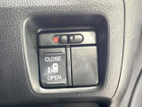 【パワースライドドア】スマートキーや運転席のスイッチでスライドドアの開閉が可能♪電動だから力を入れてドアを開ける必要が無く、小さいお子様でも、重い荷物を持っている時もラクに開け閉めできます♪