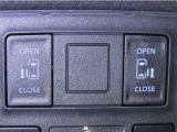 両側電動スライドドアを装備しております。