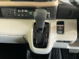 オートマチックシフトレバーは、手になじみ操作しやすい形状で安全運転にもつながります♪