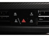 スイッチ類はシンプルに、操作しやすいように配置されています。
