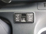 運転席の操作でオートスライドドアが開閉します!同乗者に優しく!とっても便利な機能です!