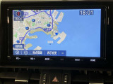 ディスプレイオーディオやカーナビは、現代のドライブにおいて欠かせない装備のひとつです。初めての場所でも迷いにくく、快適なルート案内で運転をサポートします。移動中のエンターテインメント性も高まります。