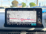 【メーカー純正ナビ】インテリアに溶け込むスタイリッシュな「専用設計」メーカーナビを装備♪視認性や操作性など基本性能にも優れ、より上質なカーライフをお楽しみいただけます。