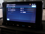 CD、DVD、Bluetooth、AM、FM、AUX、スマートフォン接続ができます。
