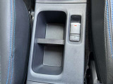 パーキングもスイッチ式!AUTO HOLDのスイッチも☆信号待ちの時などに、ブレーキを保持してくれます☆おススメの装備です♪♪