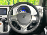 【純正革巻きステアリング】上質な革を使用することで、手にしっかり馴染みとても運転しやすいハンドルです♪