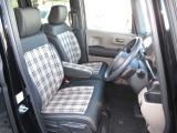 当車両は禁煙車でございます、タバコの臭いはございません。 お車ごとに芳香剤やペット等の臭いが残っている場合もございますので、気になる方は実車のご確認をいただければ幸いです。