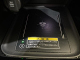 【ワイヤレス充電器(Qi)】走行中にスマートフォンをワイヤレスで充電できます!