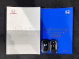 スマートキーは鍵をバッグに入れたままでもドアロックの開閉やエンジンのON・OFFができます。夜間や雨の日も鍵を探さなくて良いので便利です。