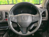 インテリアに合わせたデザインのステアリングは、運転される方のことも考え、運転しやすい形状、大きさです。是非一度、実際に触ってお確かめください。