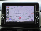 【ナビ】メモリーナビ(MM321D-L)付きです。目的地を設定すれば初めての場所でも簡単に行くことができます。もちろん音楽だって聴けちゃいます♪