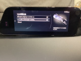 ハンドル操作をアシストすることにより車線からの逸脱回避を支援します。