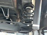 お車を安心してお乗りいただく為には、足回りの定期点検が欠かせません。サービスサポート(有償保証)では無料点検もご提供しており、安心のカーライフをお過ごしいただけるサポート体制が整っています。