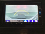 バックでの車庫入れも安心です! リアカメラが付いているバックモニター付のナビを装備しております。操作線もついており距離感も画面から確認できます。