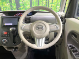 インテリアに合わせたデザインのステアリングは、運転される方のことも考え、運転しやすい形状、大きさです。是非一度、実際に触ってお確かめください。