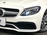 ●LEDヘッドライト:夜間走行時も良好な視界を確保し安心して運転できる高輝度LEDヘッドライトを装備!点灯速度が早く、消費電力も抑えられています。