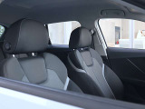 Q2 1.0 TFSI スポーツ 