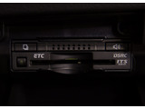 ★ETC(DSRC)が装備されています!!社外品とは違い収まりの良いデザインが人気!高速道路を利用する際は必需品ですよね!!ストレス無く料金所を通過出来ます!!