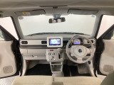 【前方視界】開放的な前方視界!運転がしやすく疲れにくいです♪窓が大きく、見通しがとっても良いおクルマですよ♪