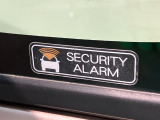 品質へのこだわり!フロアマットやシートなど車内をキレイに清掃し、ニオイや汚れなどを徹底的にクリーニングしてもらっております。室内はピカピカです☆